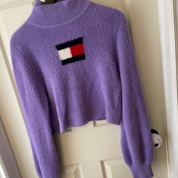 Two Tommy Hilfiger fuzzy sweaters - Picture 2 of 2